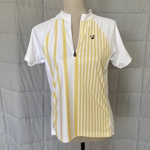 Bontrager ladies bike jersey size medium, 1/2 zip w back pockets